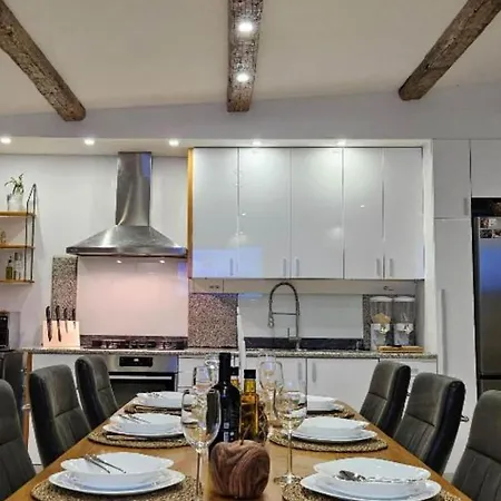 Nika - Three Bedroom With Private Pool * Lozovac