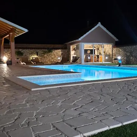 Villa Nika - Three Bedroom With Private Pool *