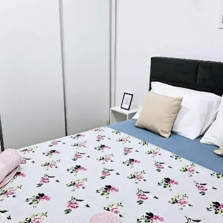 Nika - Three Bedroom With Private Pool Lozovac