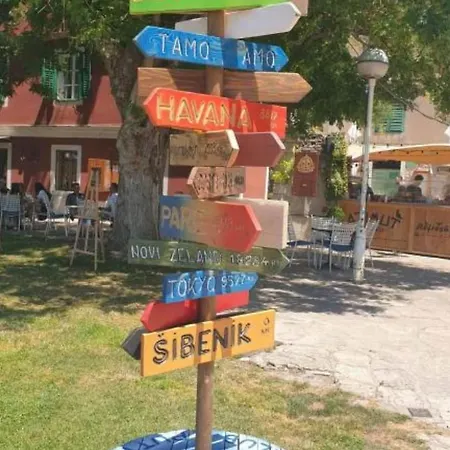 Nika - Three Bedroom With Private Pool Lozovac