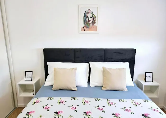 Nika - Three Bedroom With Private Pool