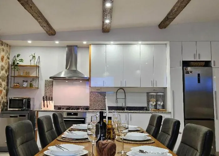 Nika - Three Bedroom With Private Pool * Lozovac