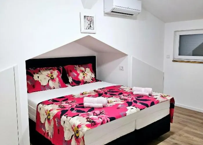 Nika - Three Bedroom With Private Pool