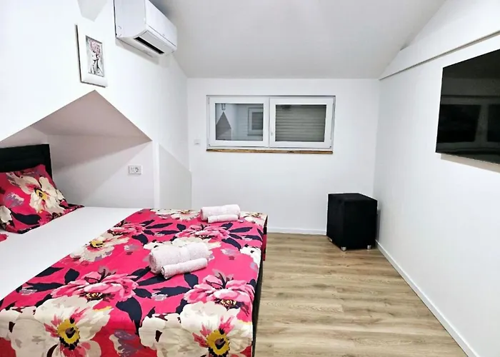 Villa Nika - Three Bedroom With Private Pool *