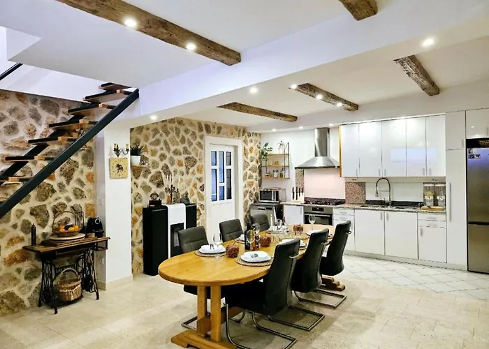 Villa Nika - Three Bedroom With Private Pool Lozovac