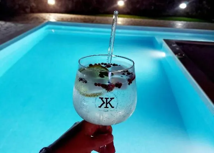 Nika - Three Bedroom With Private Pool *